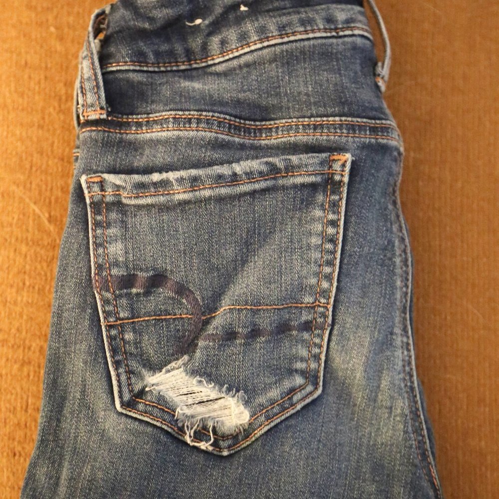 American Eagle ripped skinny jeans